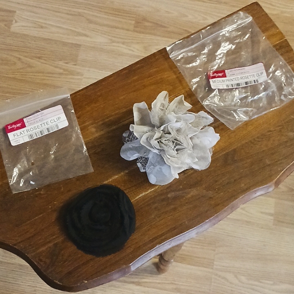 🏷3/$15 Rosette Clip Bundle
